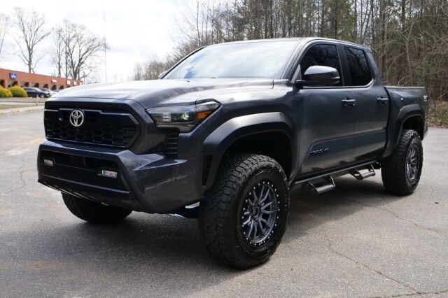 2024 Toyota Tacoma TRD Off Road 4X4 / Premium Package / Leather Seats! High Point NC
