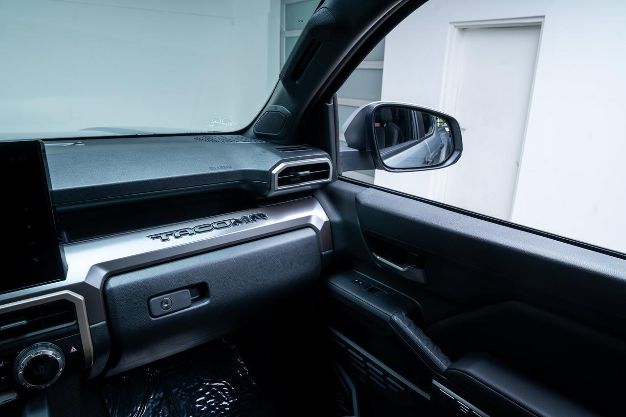 2024 Toyota Tacoma TRD Off-Road Premium Package / 1 Owner Portland OR