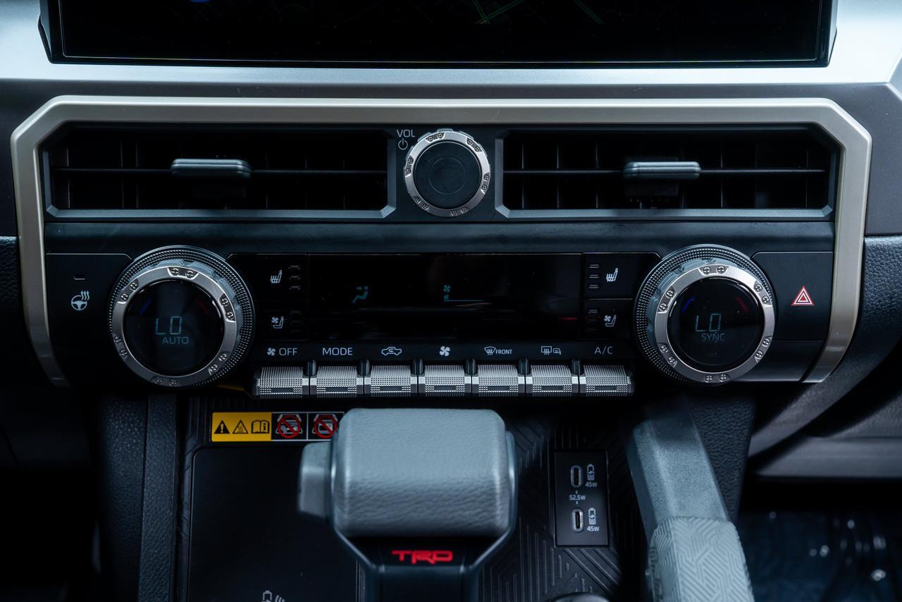 2024 Toyota Tacoma TRD Off-Road Premium Package / 1 Owner Portland OR