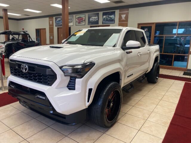 2022 Toyota Tacoma TRD photo 4