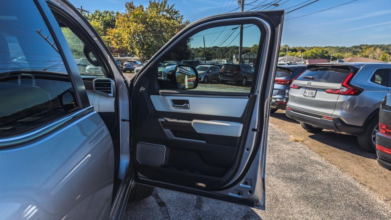 2024 Toyota Tundra 4WD Capstone Hybrid Tallmadge OH