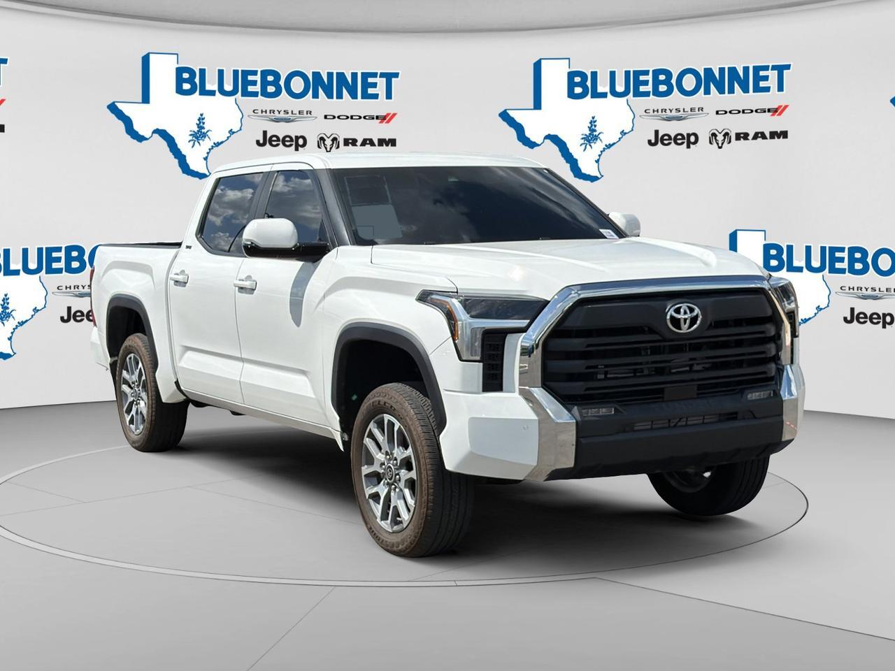 2024 Toyota Tundra 4WD SR5