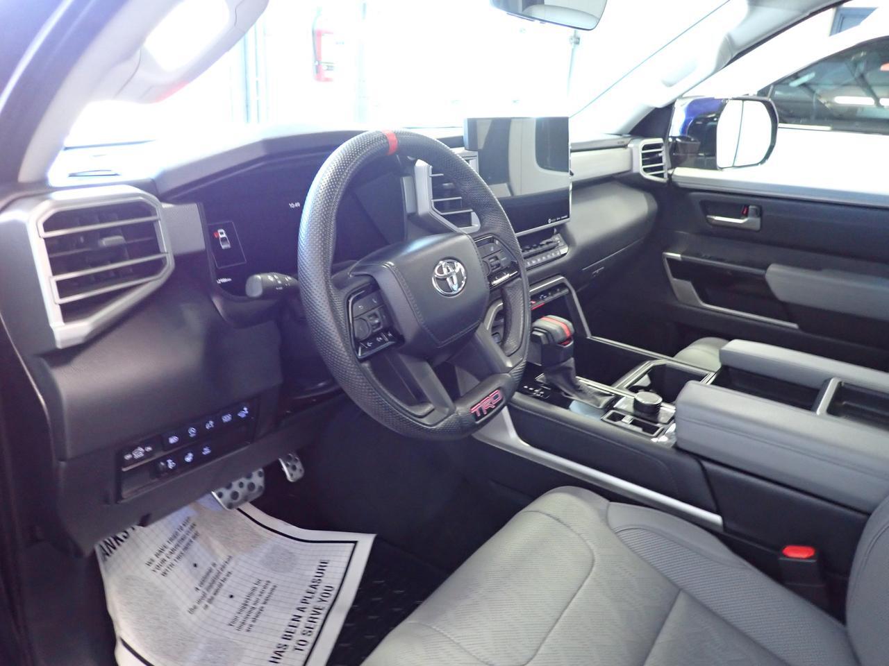 2024 Toyota Tundra Limited 4WD CREWMAX LEATHER NAVI SUNROOF Listowel ON