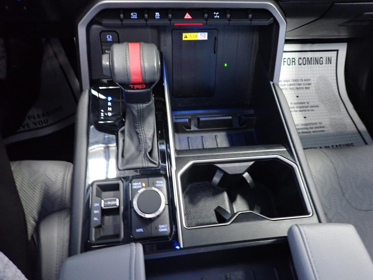 2024 Toyota Tundra Limited 4WD CREWMAX LEATHER NAVI SUNROOF Listowel ON