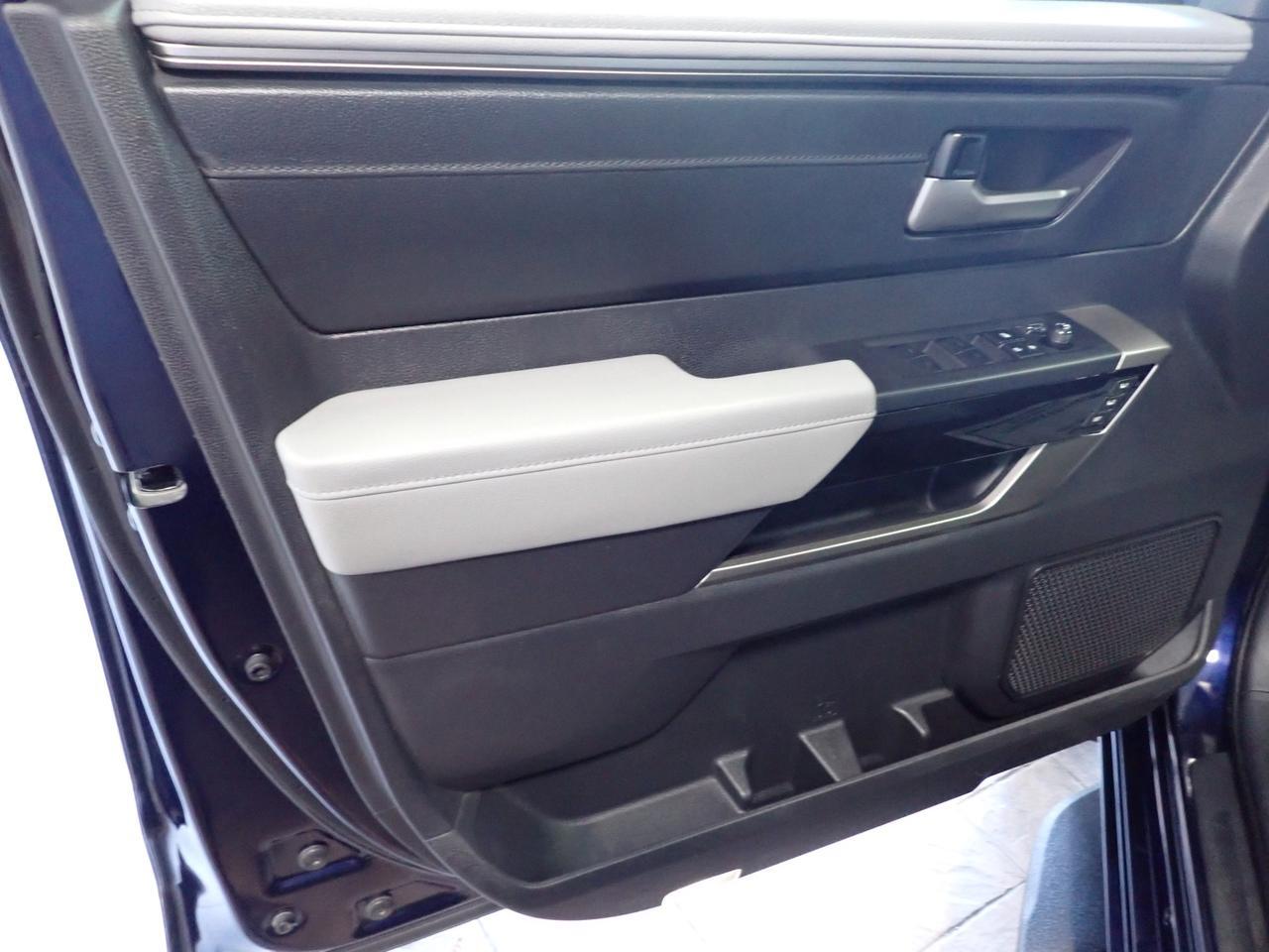 2024 Toyota Tundra Limited 4WD CREWMAX LEATHER NAVI SUNROOF Listowel ON