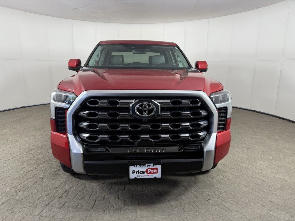 2024 Toyota Tundra Limited Hybrid CrewMax 4x4 w/Panoramic Roof Maumee OH