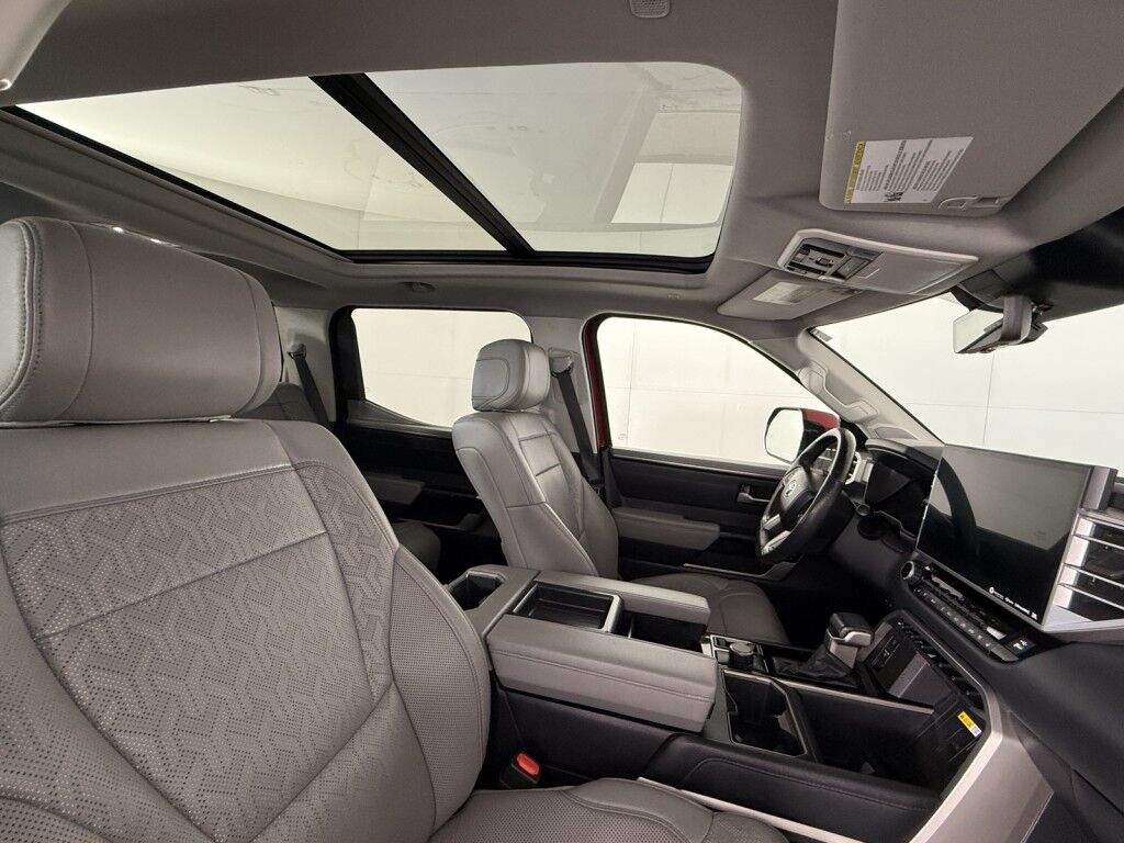 2024 Toyota Tundra Limited Hybrid CrewMax 4x4 w/Panoramic Roof Maumee OH