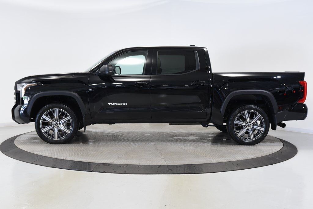 2024 Toyota Tundra SR5 Akron