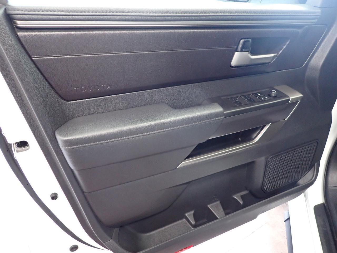 2024 Toyota Tundra SR5 CREWMAX 4WD TRD SPORT PKG Listowel ON