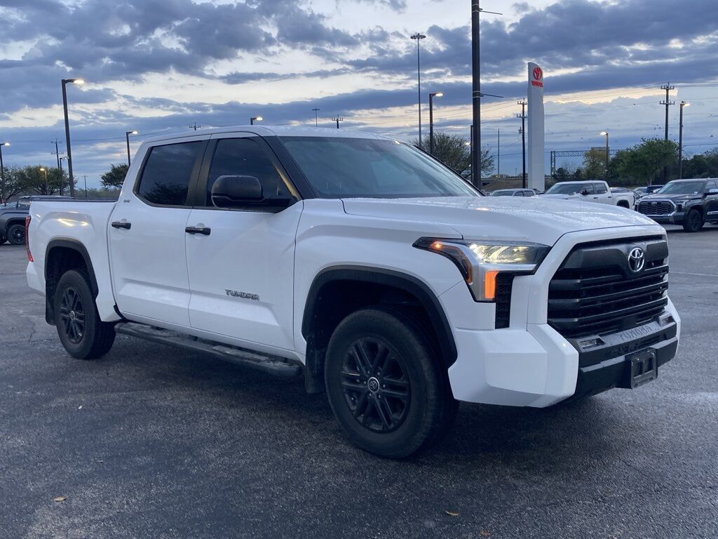 2024 Toyota Tundra SR5