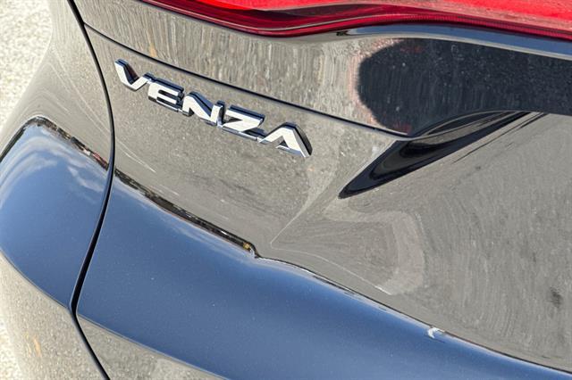 2024 Toyota Venza LE