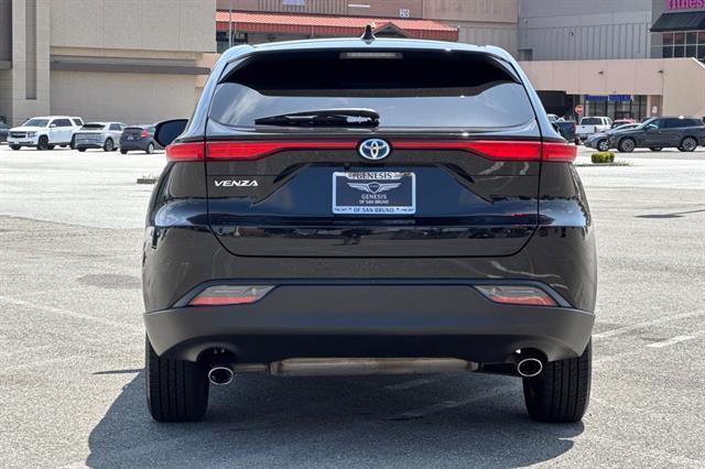 2024 Toyota Venza LE