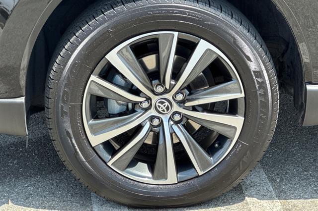 2024 Toyota Venza LE