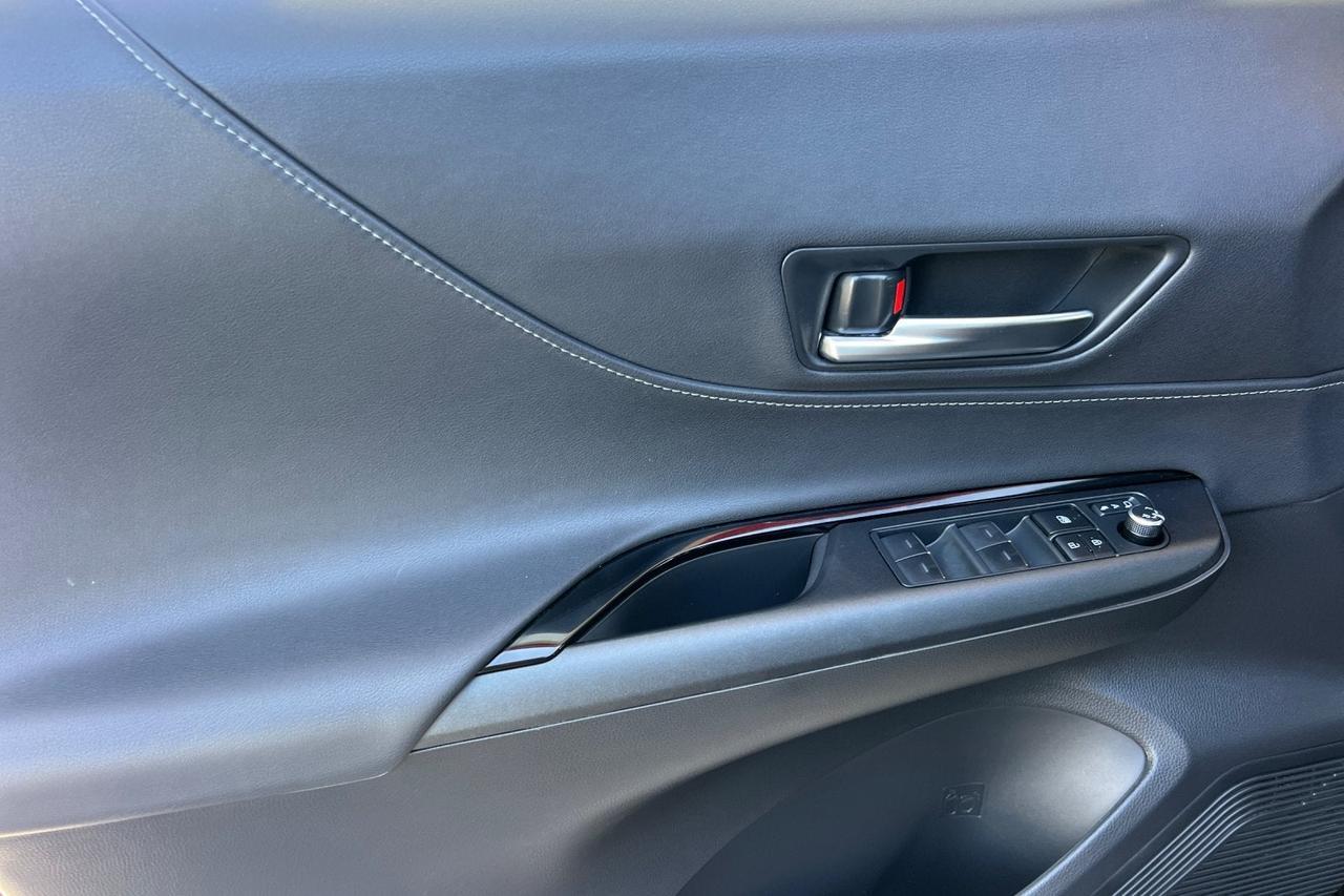 2024 Toyota Venza LE Roseville CA