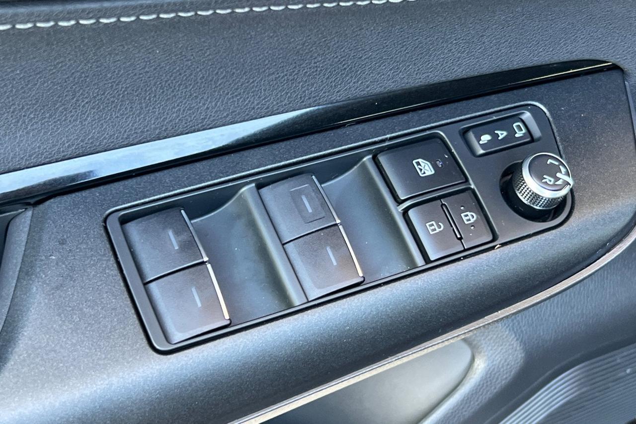 2024 Toyota Venza LE Roseville CA
