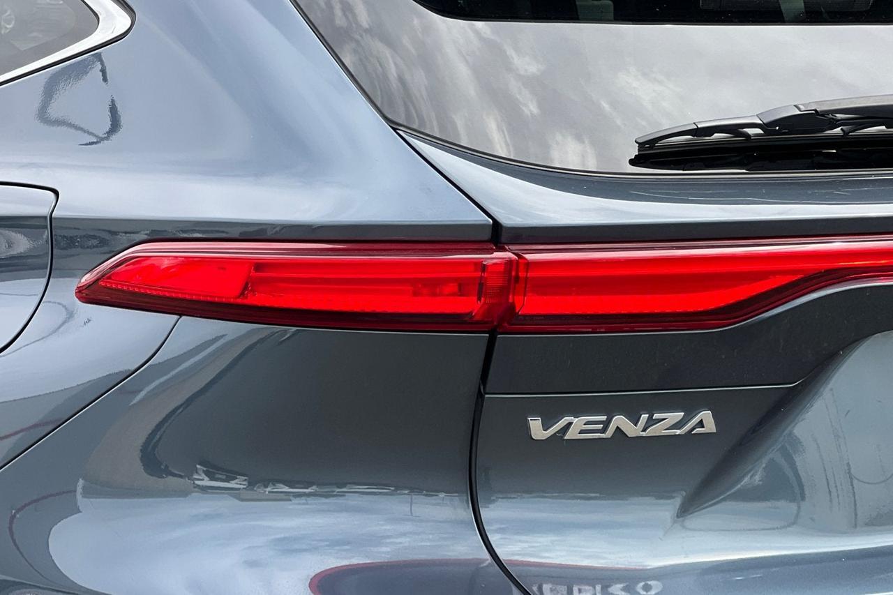 2024 Toyota Venza LE Roseville CA