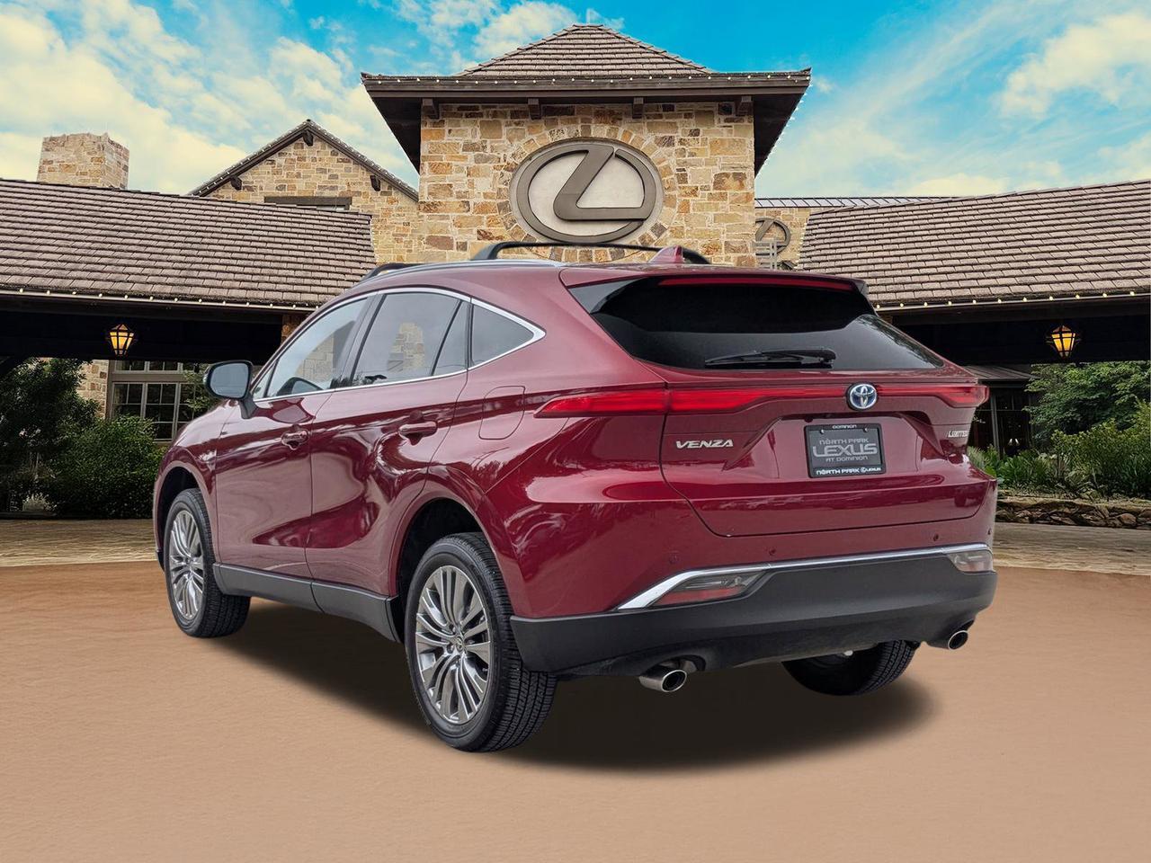 2024 Toyota Venza LE