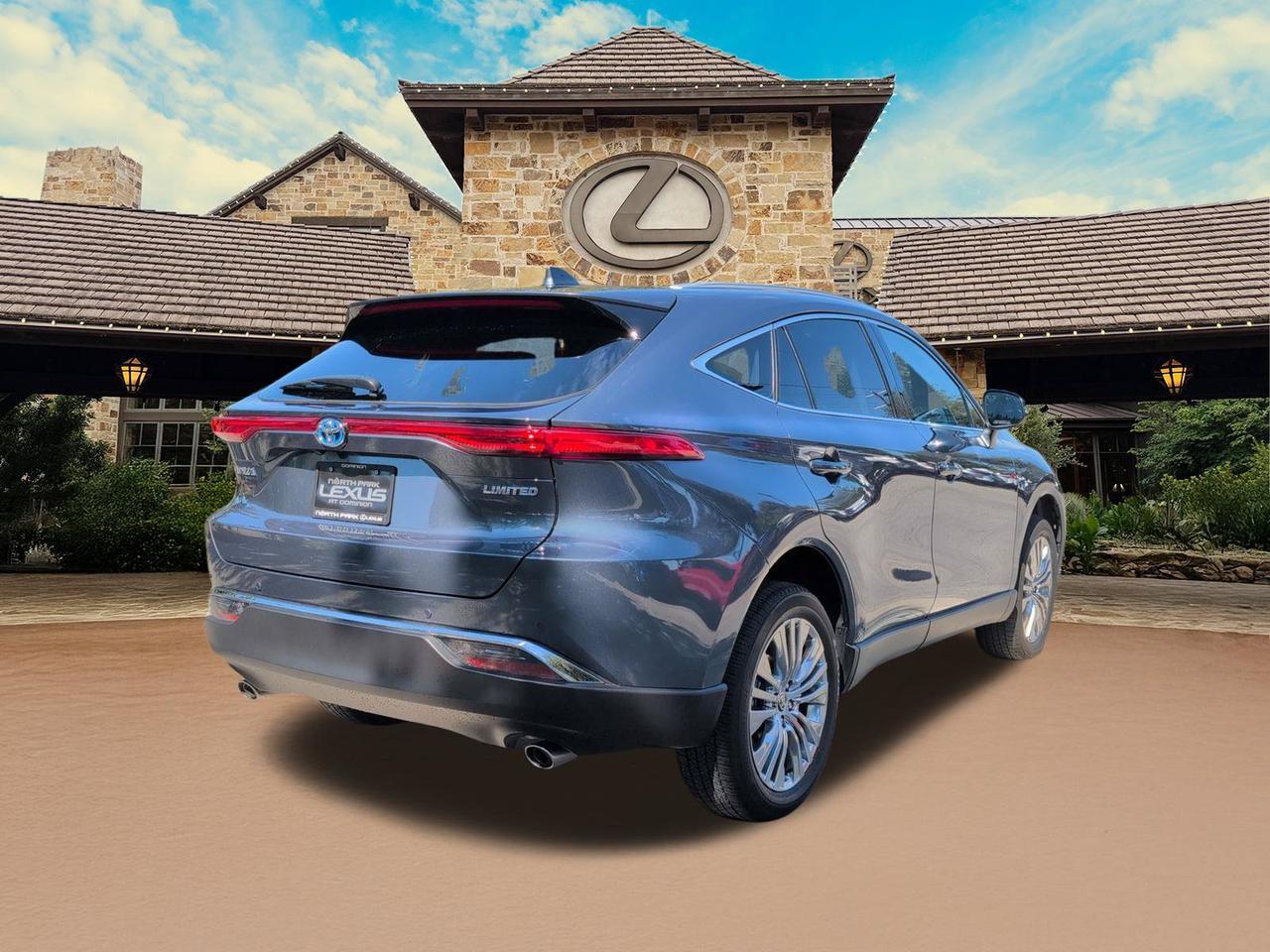 2024 Toyota Venza LE