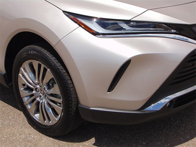 2024 Toyota Venza Limited Santa Fe NM