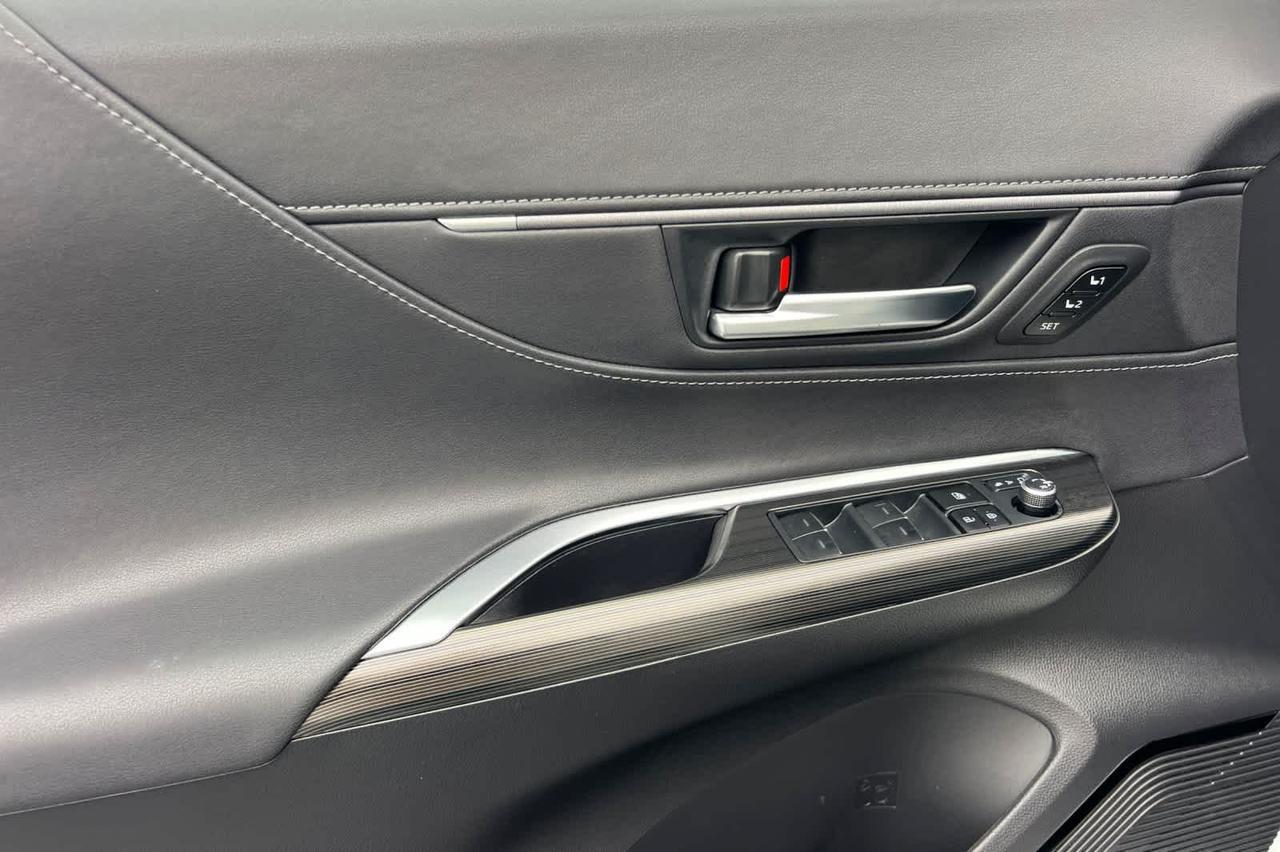 2024 Toyota Venza XLE Roseville CA