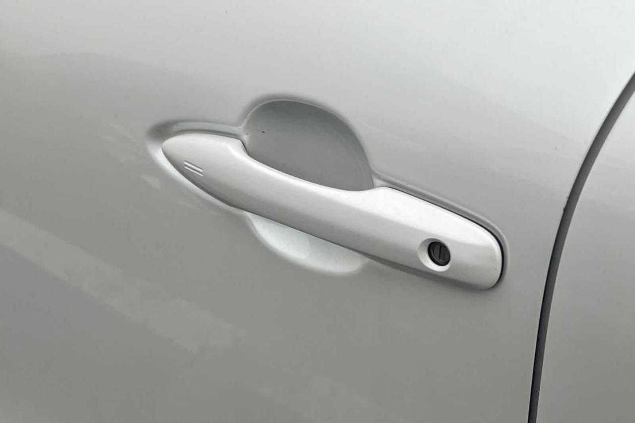 2024 Toyota Venza XLE Roseville CA