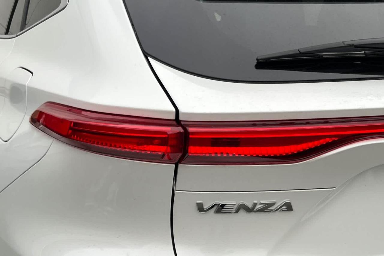 2024 Toyota Venza XLE Roseville CA