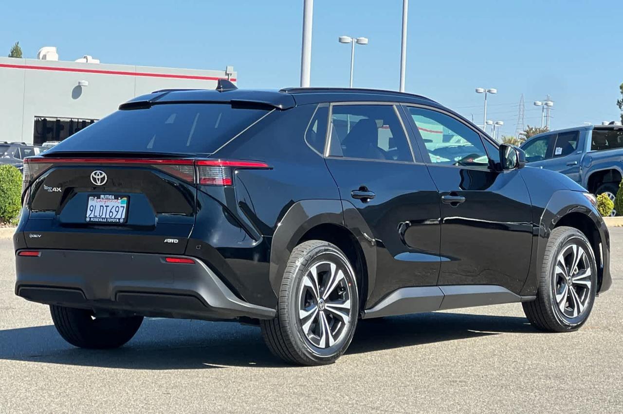 2024 Toyota bZ4X XLE