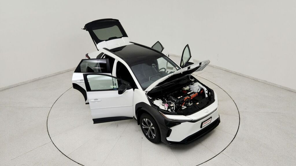 2024 Toyota bZ4X XLE Laurel MD
