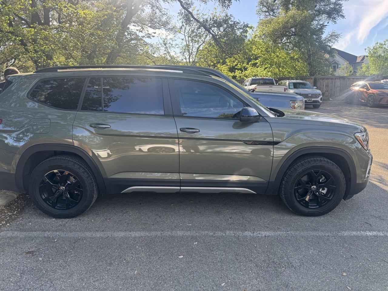 2024 Volkswagen Atlas 2.0T Peak Edition SE w/Technology