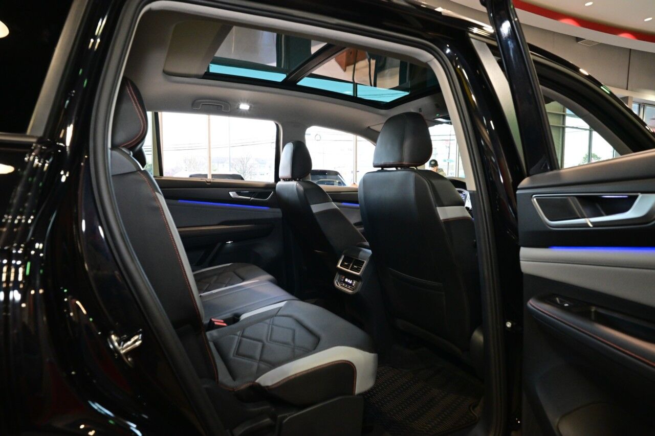 2024 Volkswagen Atlas 2.0T Peak Edition SE w/Technology Springfield NJ