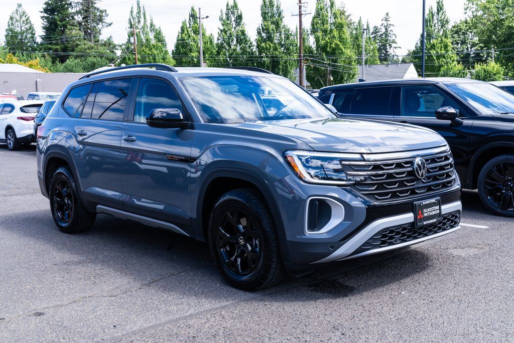 2024 Volkswagen Atlas 2.0T Peak Edition SEL
