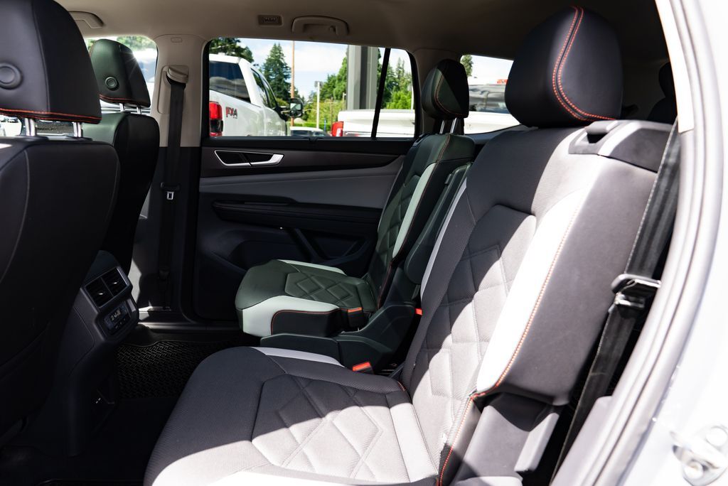2024 Volkswagen Atlas 2.0T Peak Edition SEL Milwaukie OR