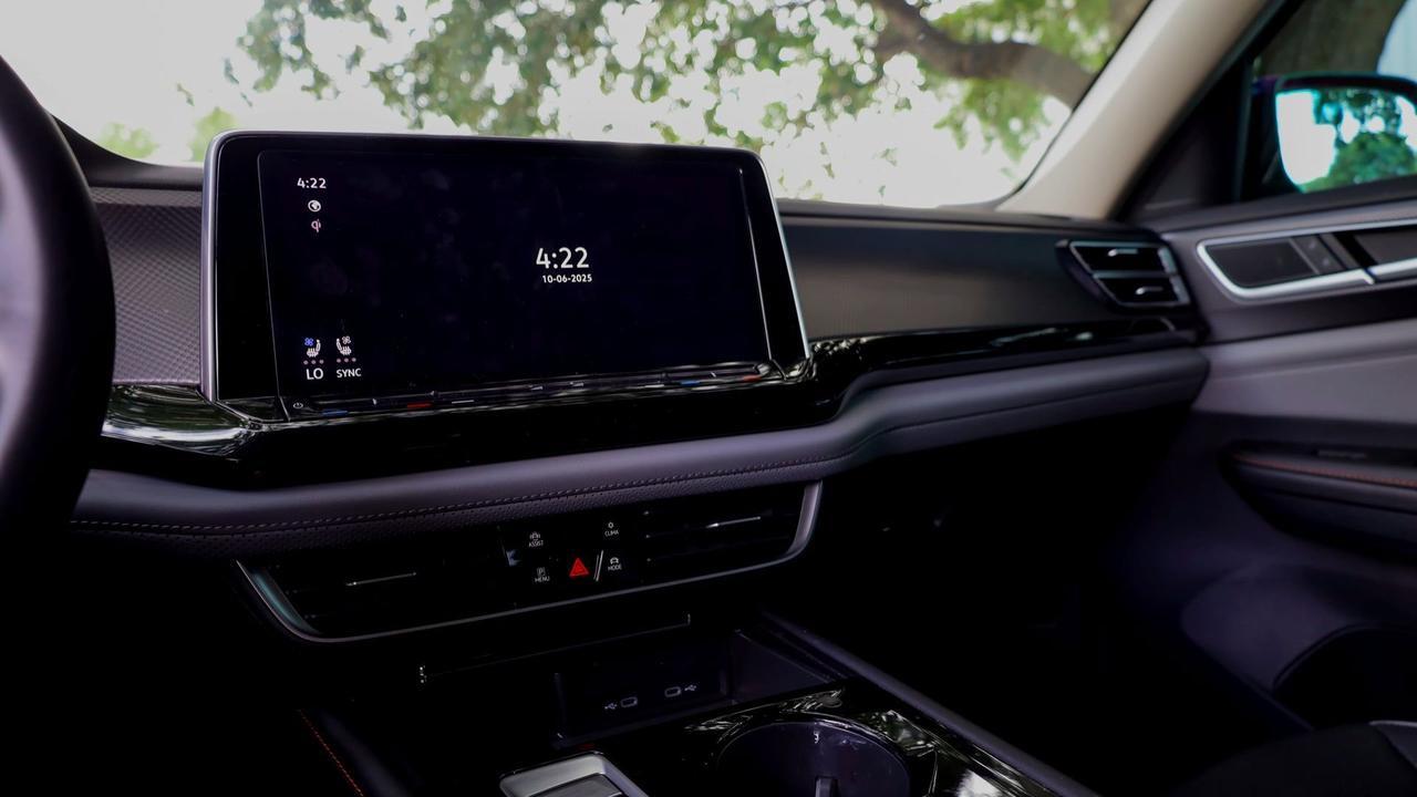 2024 Volkswagen Atlas 2.0T Peak Edition SEL  Selma TX