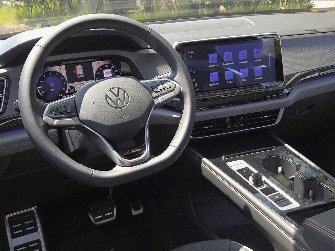 2024 Volkswagen Atlas 2.0T Peak Edition SEL Wellesley MA