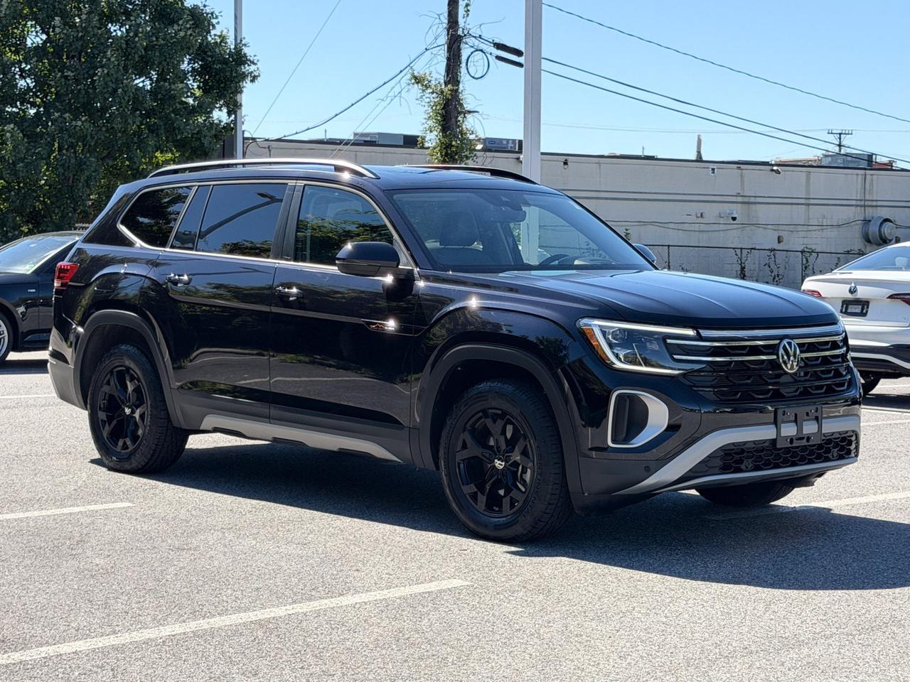 2024 Volkswagen Atlas 2.0T Peak Edition SEL