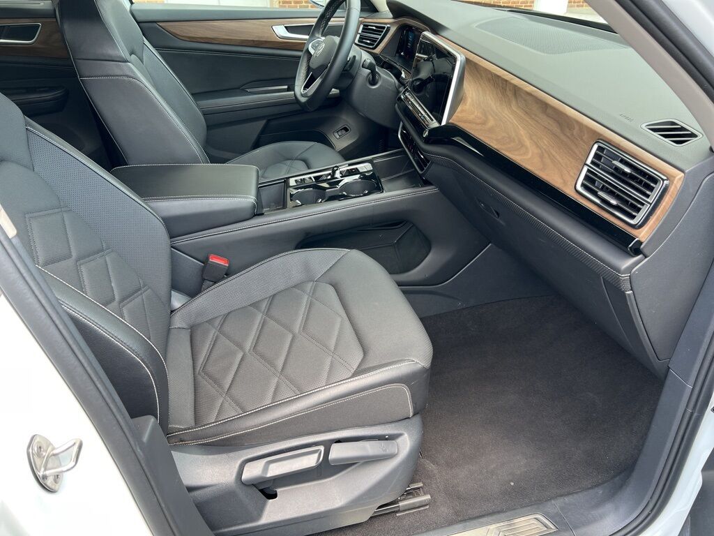 2024 Volkswagen Atlas 2.0T SE w/Technology Mount Joy PA