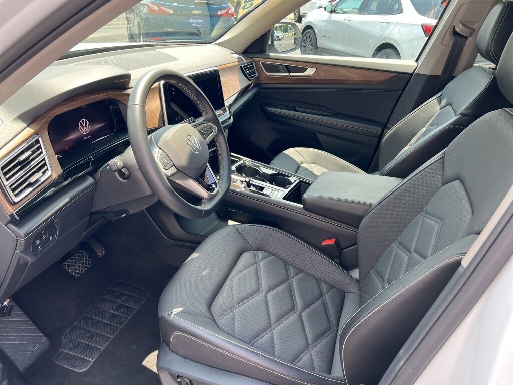 2024 Volkswagen Atlas 2.0T SE w/Technology Mount Joy PA