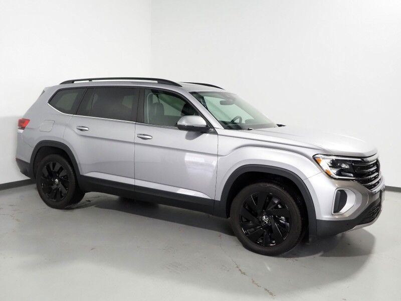 2024 Volkswagen Atlas 2.0T SE w/Technology *PANORAMA MOONROOF, ADAPTIVE CRUISE, SAFETY ALERTS, DIGITAL COCKPIT, BACKUP-CAMERA, CLIMATE SEATS, HEATED STEERING, 2ND ROW CAPTAIN'S, POWER LIFTGATE, 20 INCH ALLOYS, ANDROID & APPLE