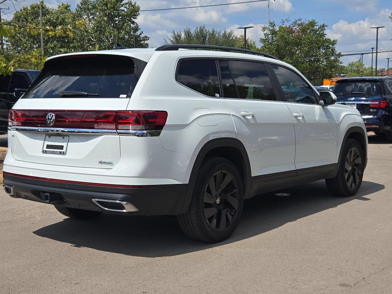 2024 Volkswagen Atlas 2.0T SE w/Technology