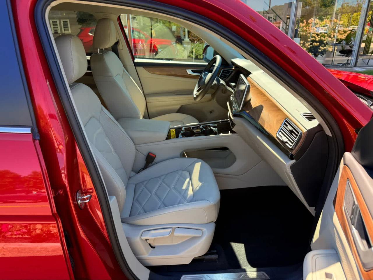 2024 Volkswagen Atlas 2.0T SE w/Technology Wellesley MA