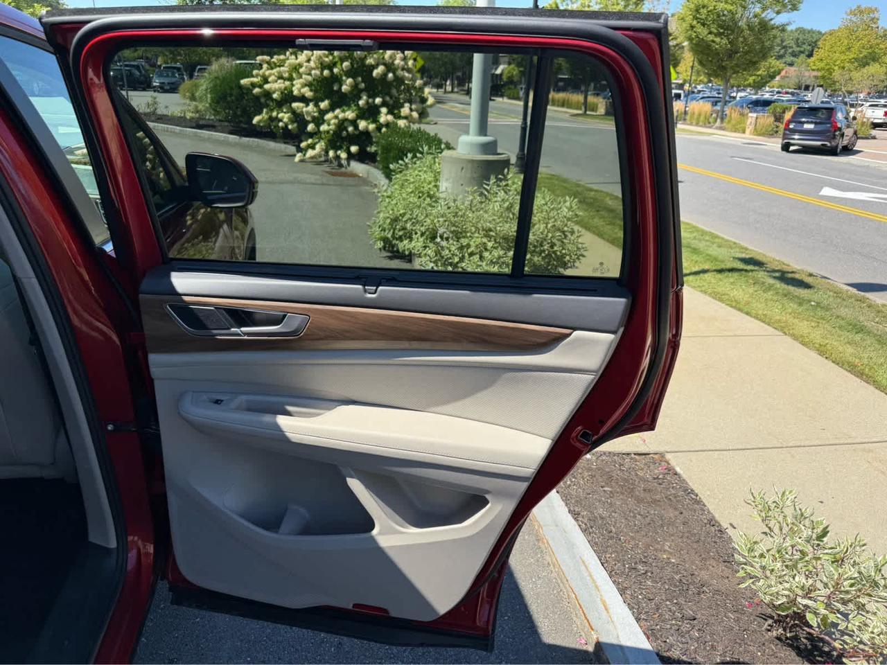 2024 Volkswagen Atlas 2.0T SE w/Technology Wellesley MA