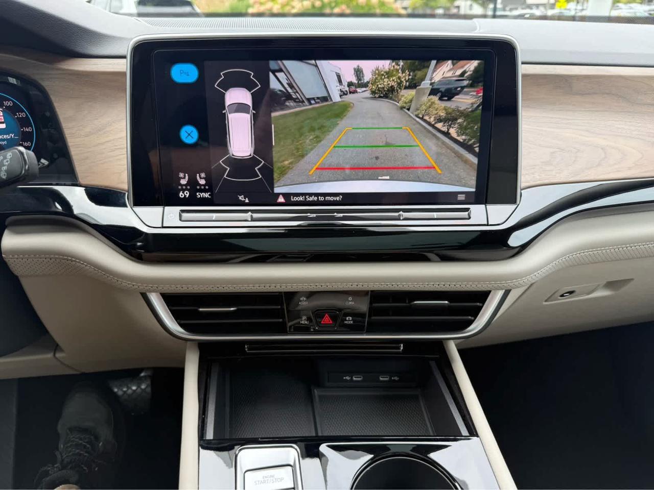 2024 Volkswagen Atlas 2.0T SE w/Technology Wellesley MA