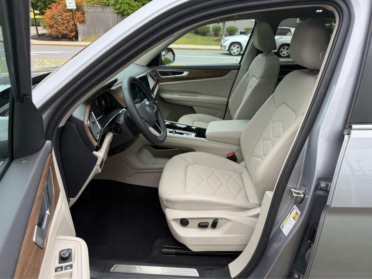 2024 Volkswagen Atlas 2.0T SE w/Technology Wellesley MA