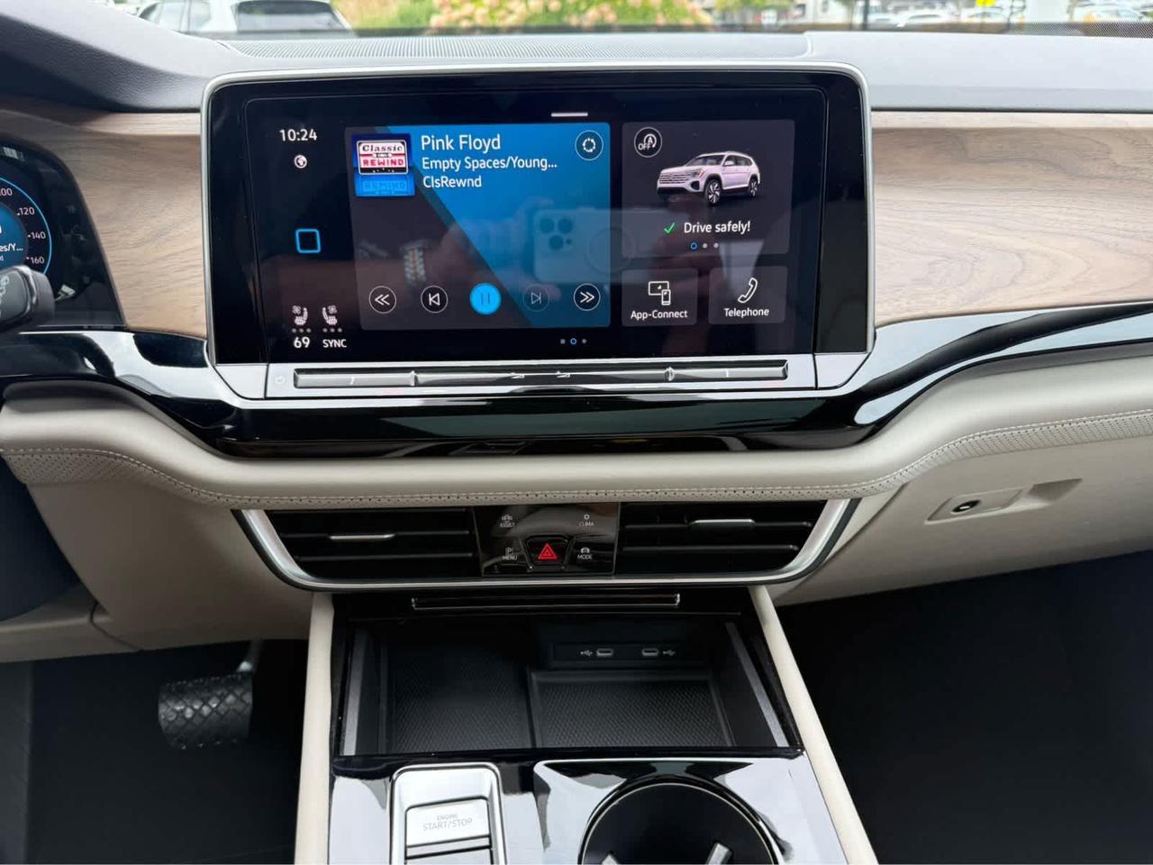 2024 Volkswagen Atlas 2.0T SE w/Technology Wellesley MA