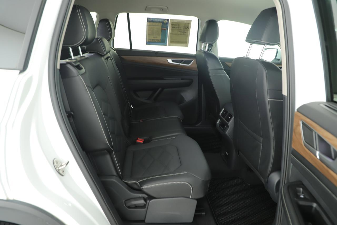 2024 Volkswagen Atlas 2.0T SE with Technology New Braunfels TX