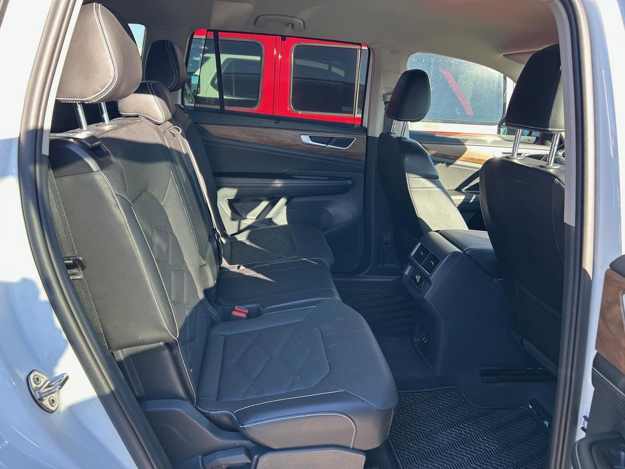 2024 Volkswagen Atlas 2.0T SE with Technology New Braunfels TX