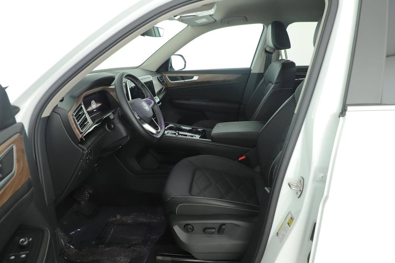 2024 Volkswagen Atlas 2.0T SE with Technology New Braunfels TX