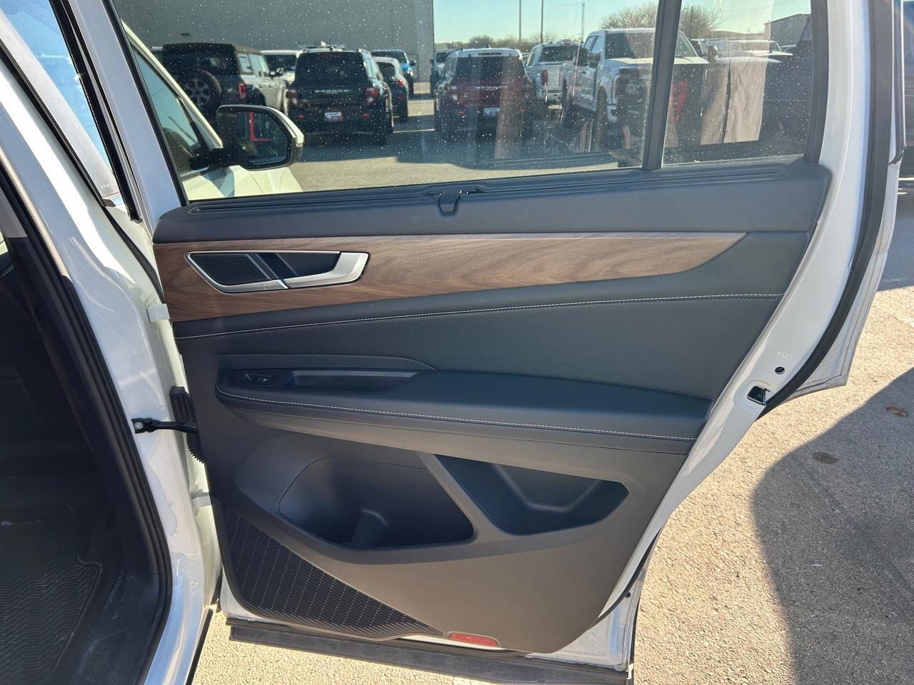 2024 Volkswagen Atlas 2.0T SE with Technology New Braunfels TX