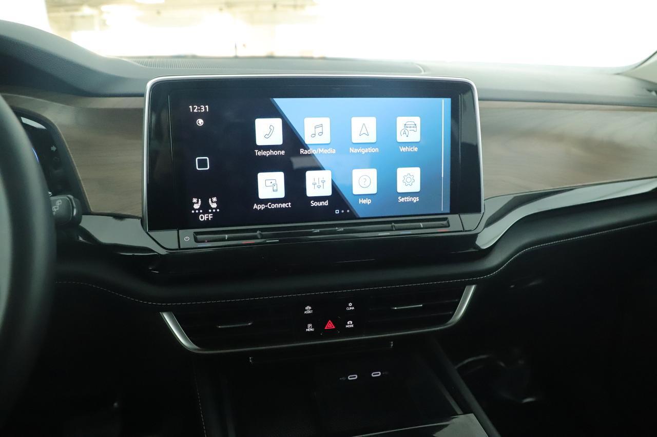 2024 Volkswagen Atlas 2.0T SE with Technology New Braunfels TX