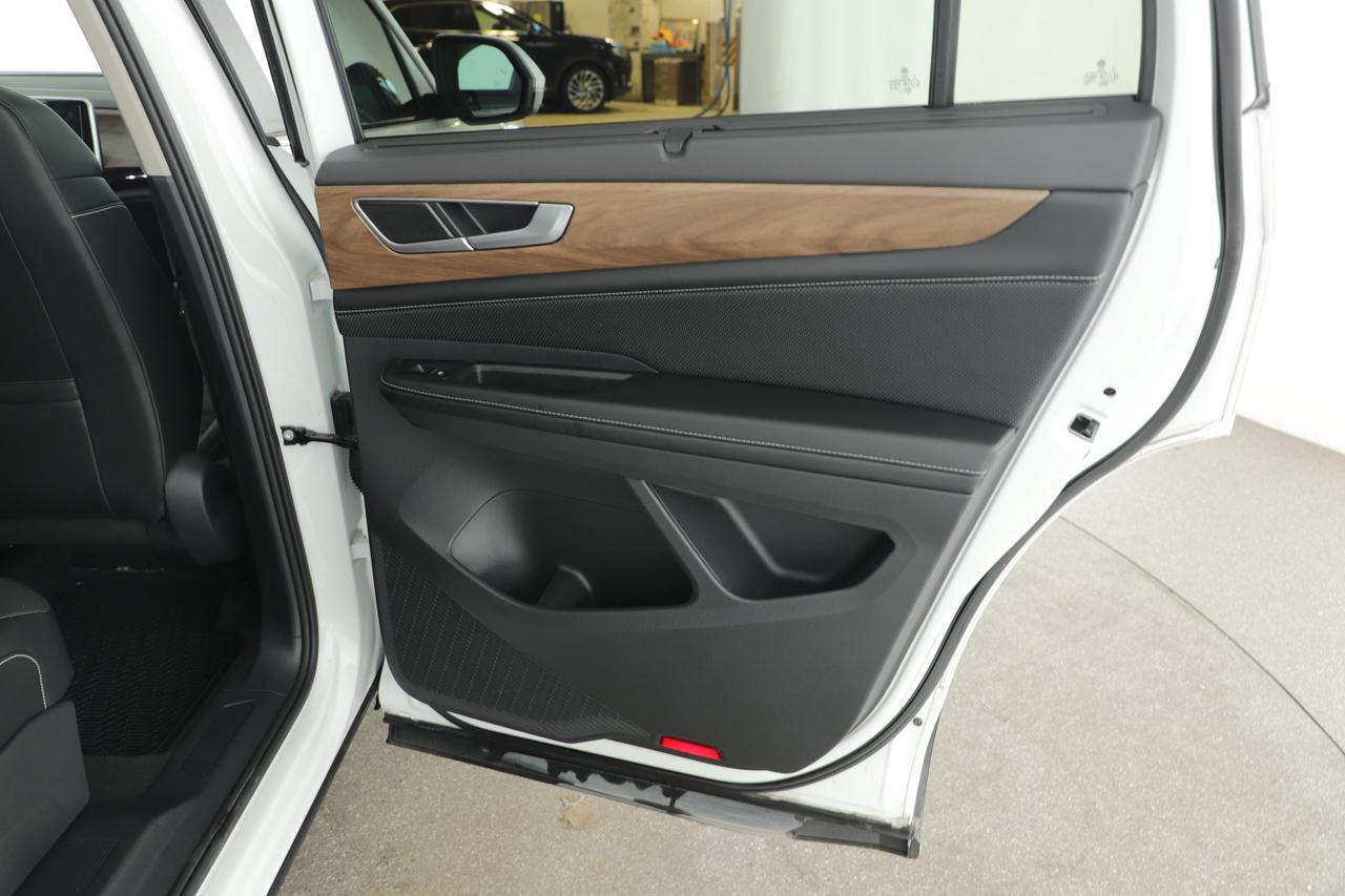 2024 Volkswagen Atlas 2.0T SE with Technology New Braunfels TX